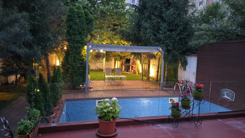 Drumul Taberei, Prelungirea Ghencea, str. Maracineni, vila cu piscina.